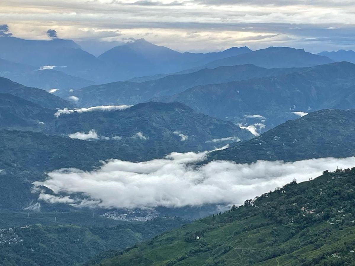 The Village Den , B&B Darjeeling Dardżyling Zewnętrze zdjęcie